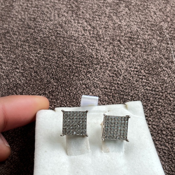 Diamond squared stud - Picture 4 of 12